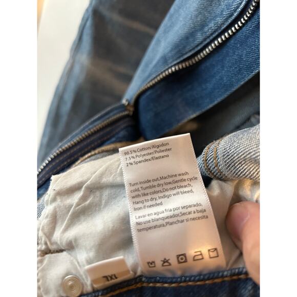 Risen Wide Leg Light Washed Raw Hem Jeans 31 inch inseam - Picture 6 of 7